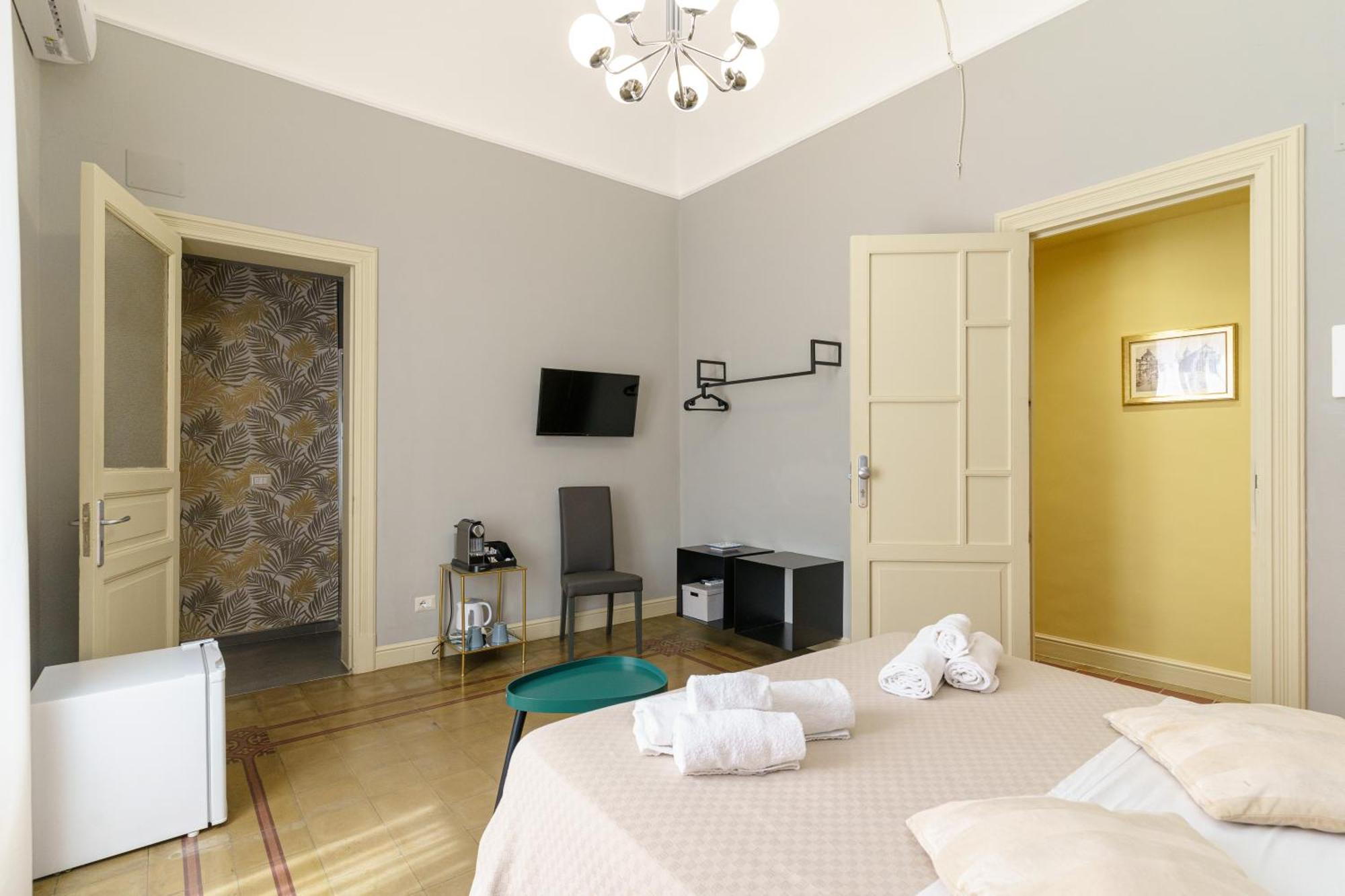 カターニア La Finestra Sul Duomo Bed & Breakfast エクステリア 写真