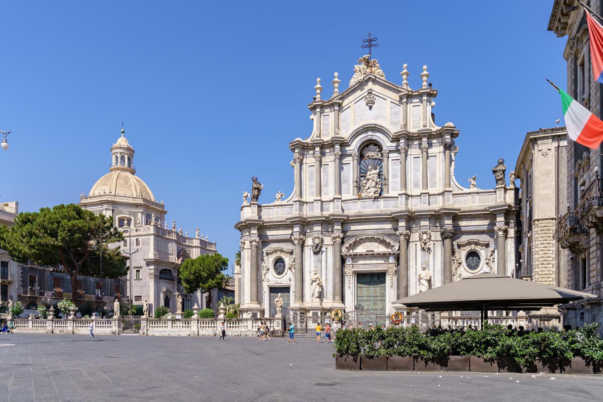 カターニア La Finestra Sul Duomo Bed & Breakfast エクステリア 写真